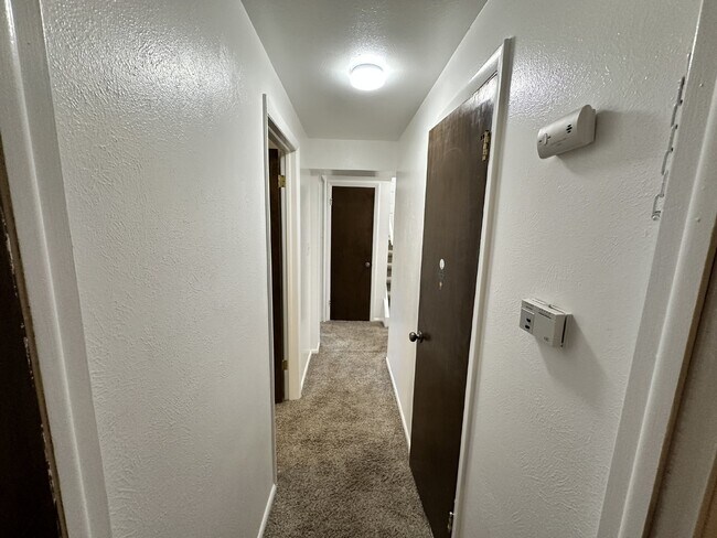 Building Photo - "Charming 3-Bedroom Condo with Hardwood Floors & 2 Full Baths in Golden, CO!"