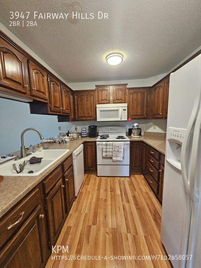 Building Photo - 2 BED | 2 BATH | CONDO | WEST | FAIRWAY HI...