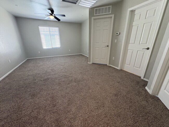 Building Photo - 2,500 sq ft 4 bedroom + Den home in Rancho Sahuarita