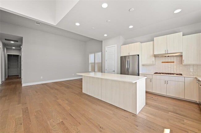 Building Photo - 6333 Florencia Ln