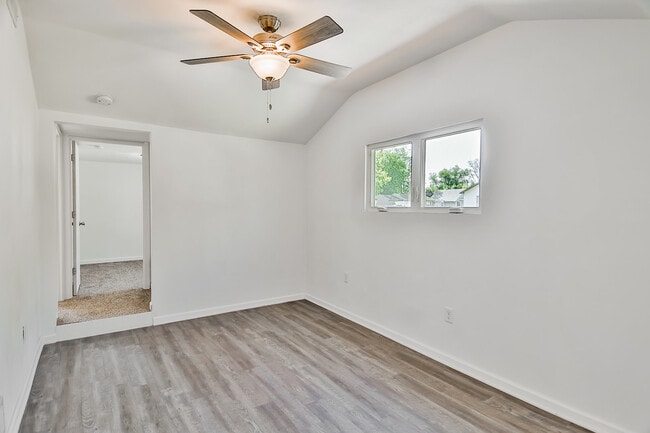 Building Photo - 402 Marquette Rd