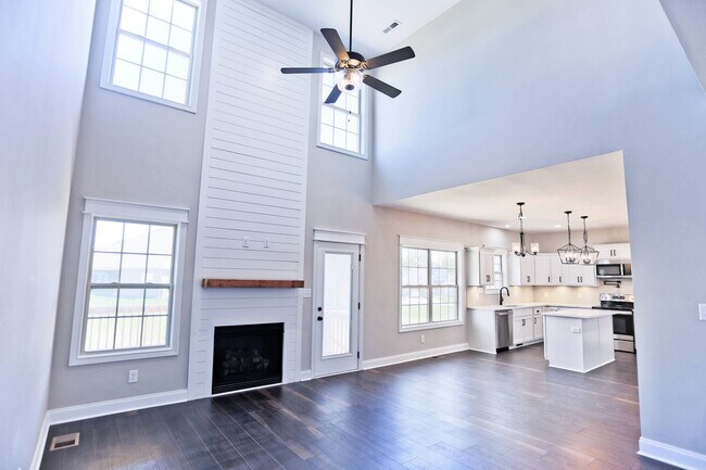 Building Photo - 851 Jersey Dr