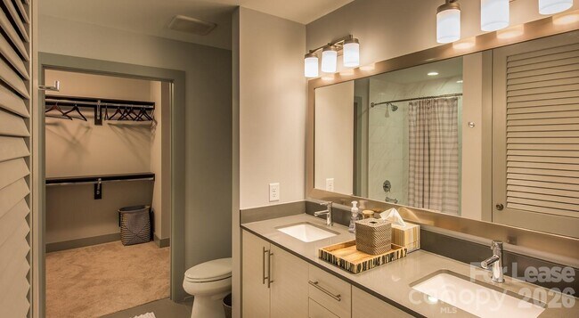 Building Photo - 525 S Church St