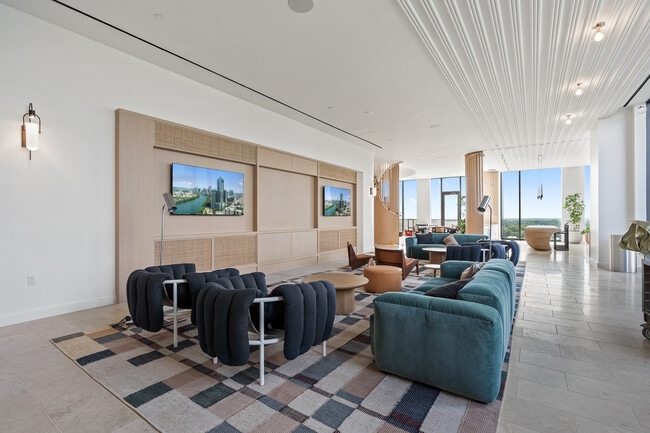 Building Photo - 44 East Ave