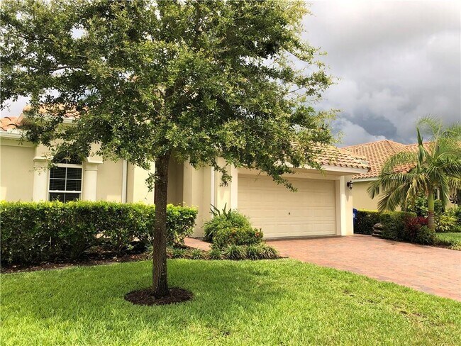 Building Photo - 1739 Berkshire Cir SW