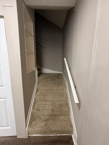 Building Photo - 2823 Chablis Cir