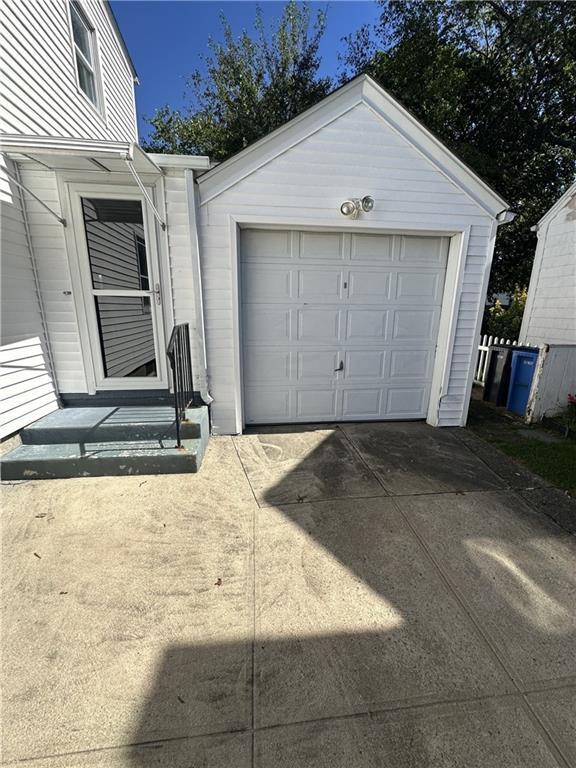 Building Photo - 70 Community Dr