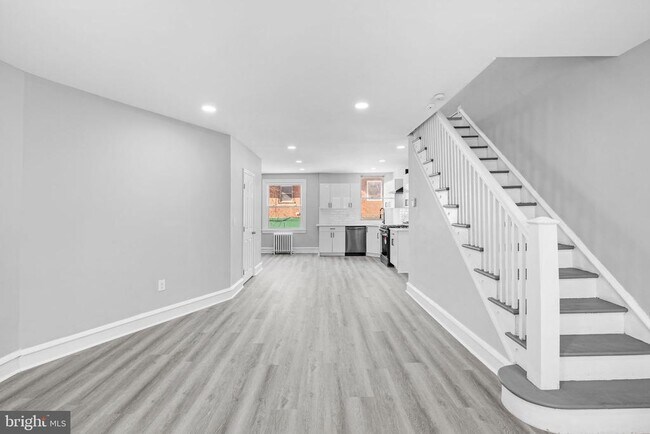 Building Photo - 5517 Ridgewood St