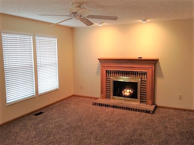 Building Photo - 2358 Rosina Dr