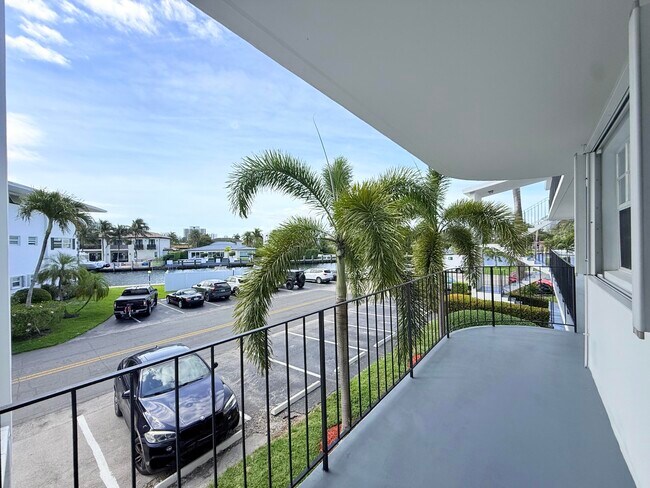 Building Photo - 470 Paradise Isle Blvd