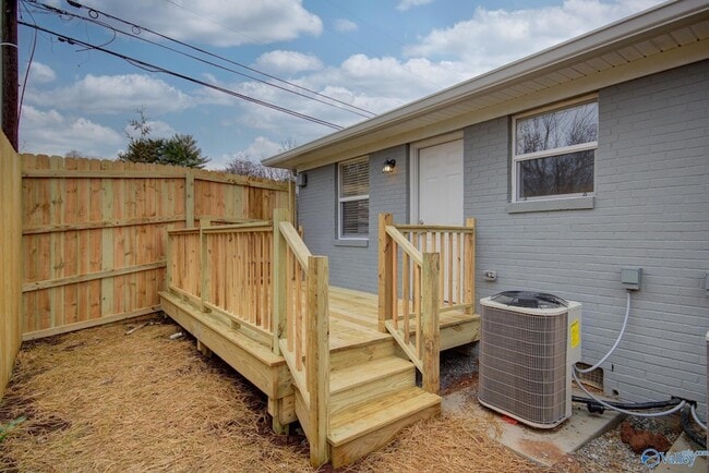 Building Photo - 4302 Knight Rd SW