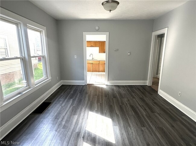 Building Photo - 3342 Desota Ave