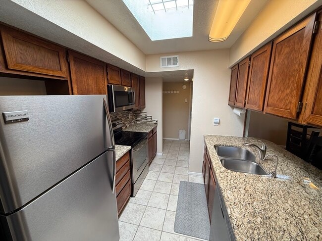Building Photo - 23 Calle Playa Del Sol NE