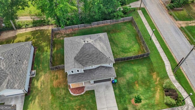 Building Photo - 2054 Maplewood Way