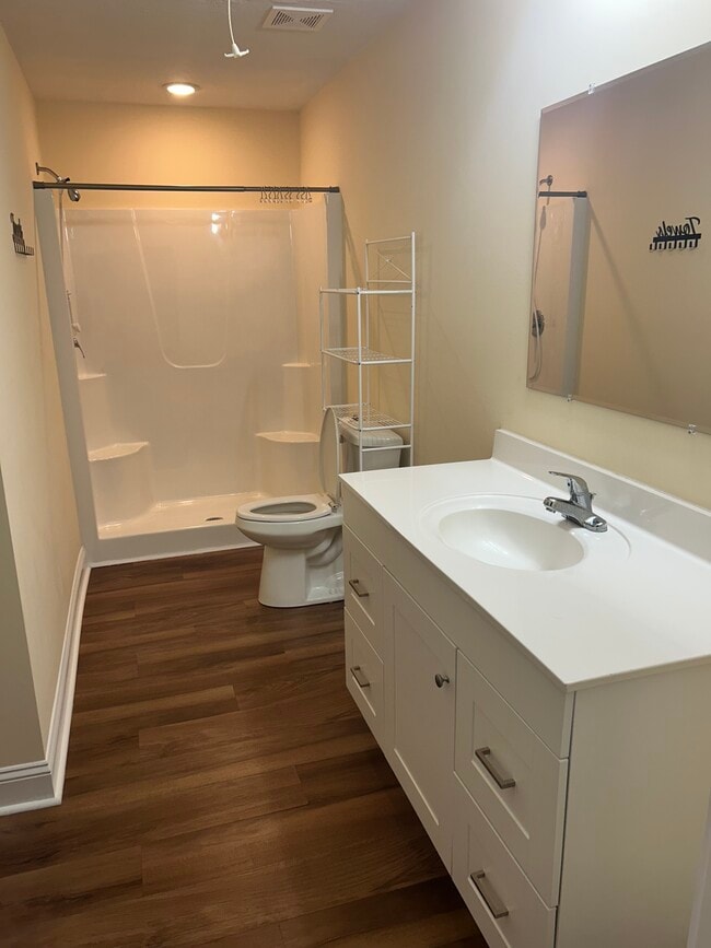 Building Photo - 7004 Oak Grove Rd