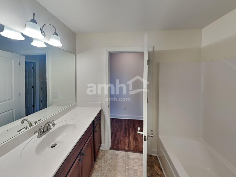 Building Photo - 4343 Freemark Dr