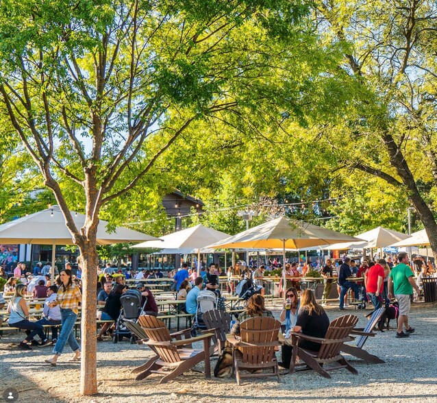 Building Photo - 14827 Santa Lucia Dr