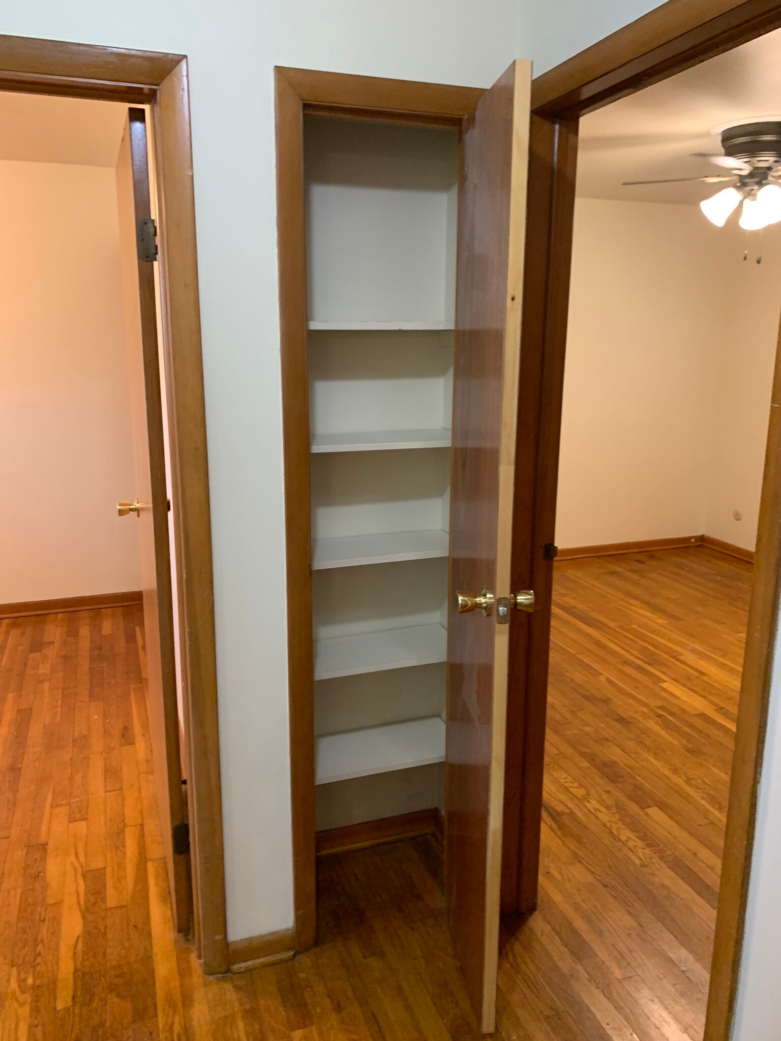 Linen Closet - 2537 Parkwood Ave