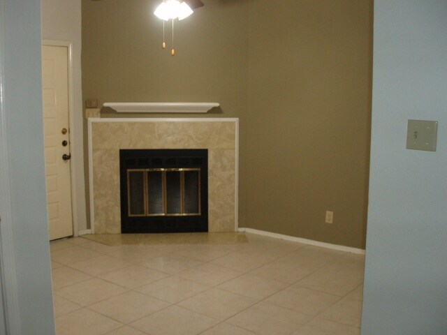 Primary Photo - 921 Marine Dr
