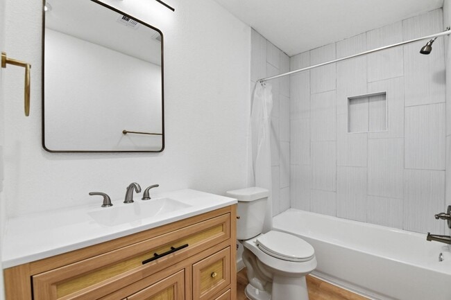 Building Photo - 6718 Deer Ridge Ln