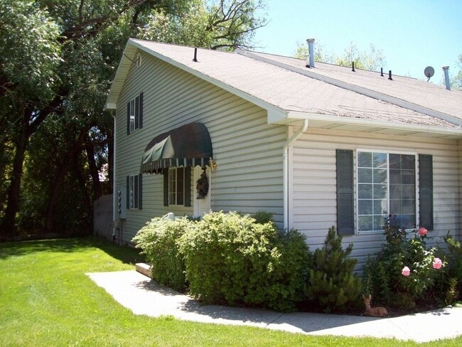 Building Photo - 190 W 700 N