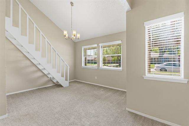 Building Photo - 801 Windcrest Dr