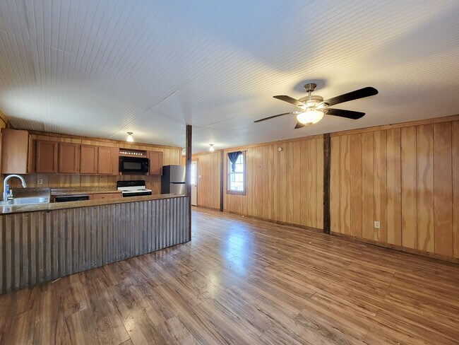 Building Photo - 20272 Forest Woods Ln