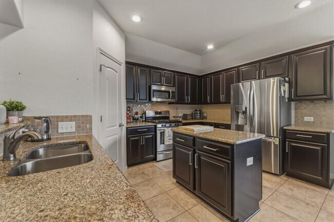 Building Photo - 5809 Scenic Lake Dr