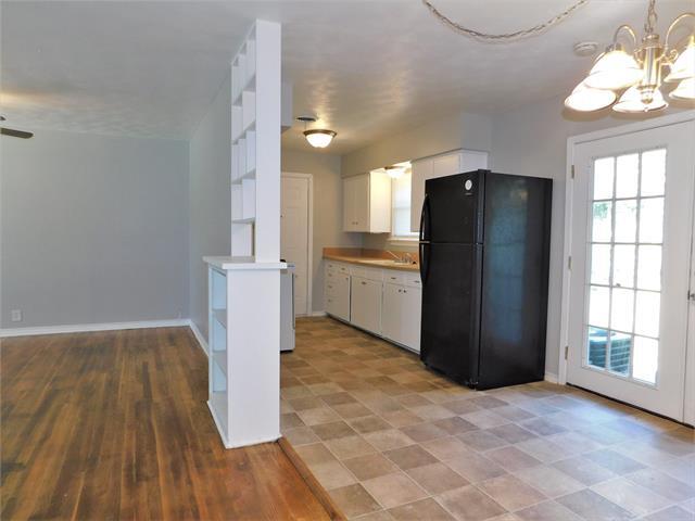 Building Photo - 929 Manhattan Dr