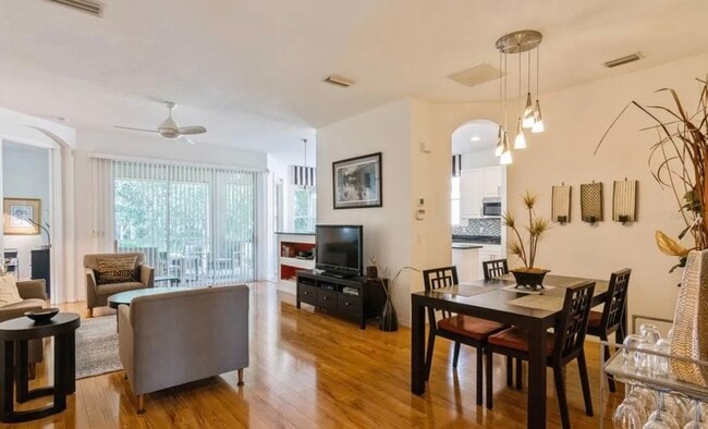 Building Photo - 7314 Meeting St