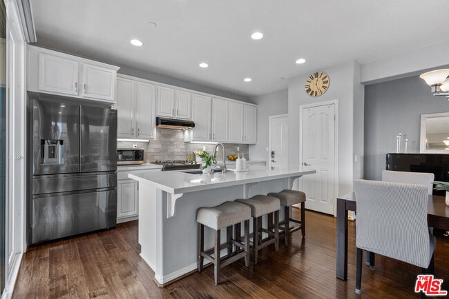 Building Photo - 28285 N Via Sonata Dr