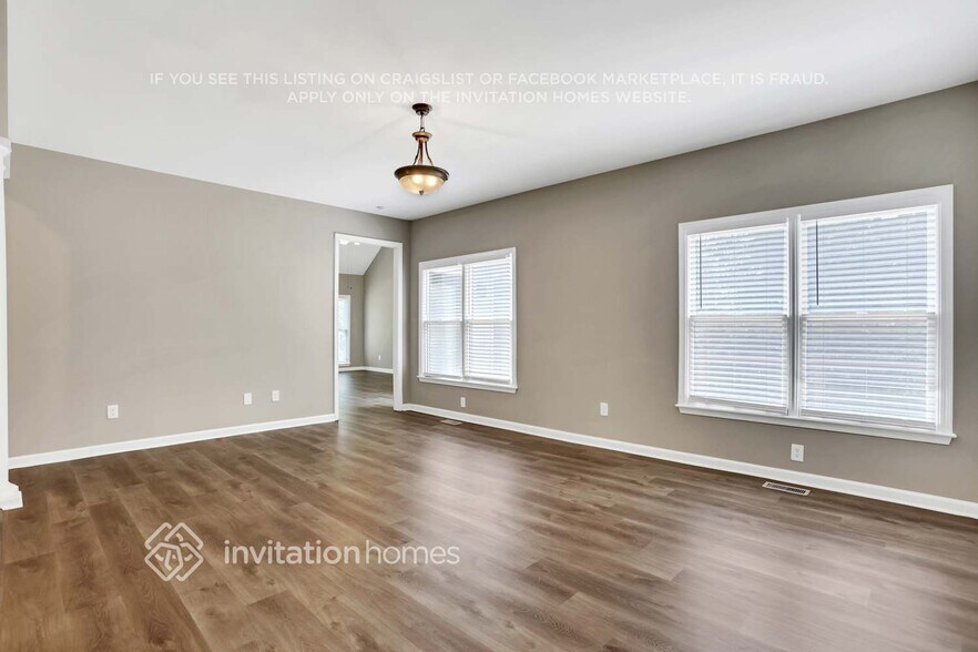 Building Photo - 87 Golden Aster Trce