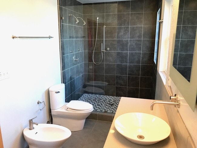 Building Photo - Desirable Mountain View 4 Bed 3 Bath Home ...