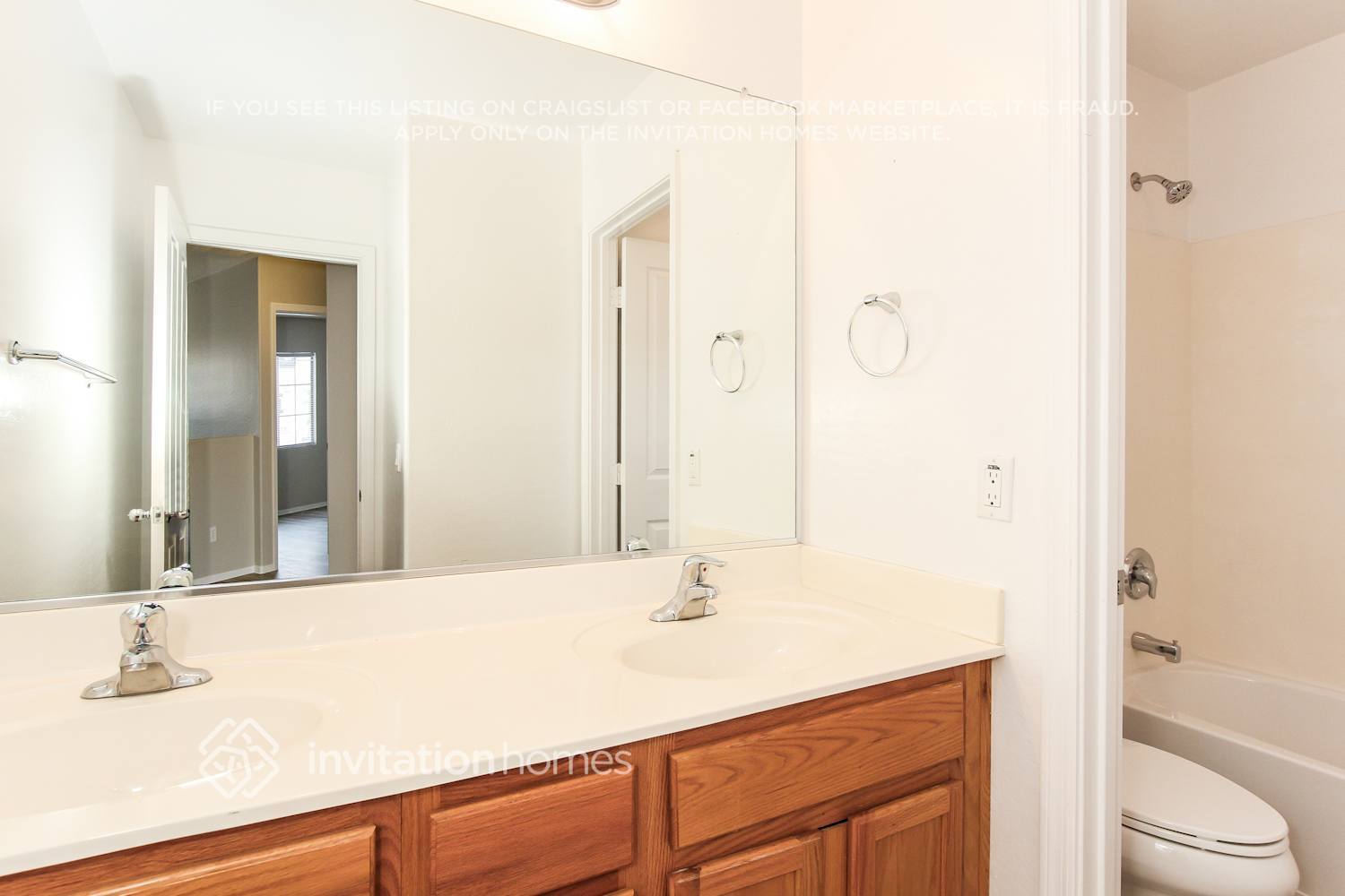 Building Photo - 14226 W Hearn Rd