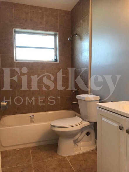 Building Photo - 5850 NW 118th St