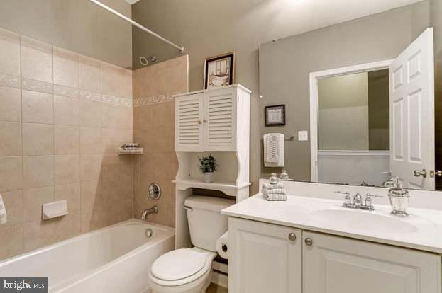 Building Photo - 1739 Theale Way