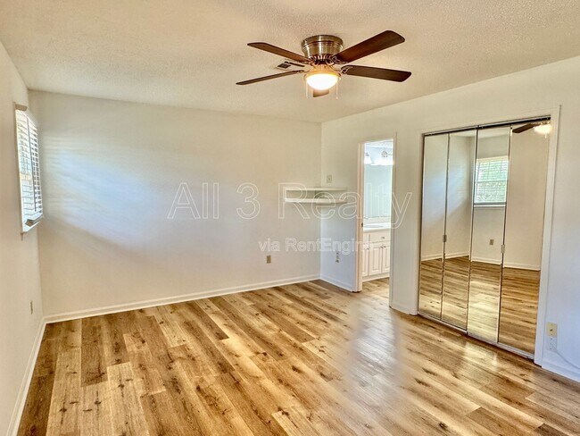 Building Photo - 2311 Cottingham Dr