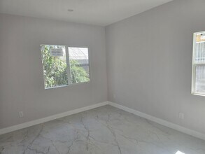 Building Photo - Hawthorne