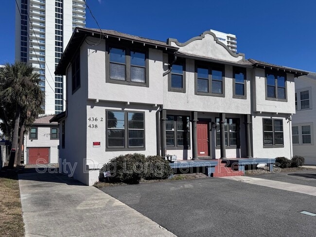 Building Photo - 438 N Grandview Ave