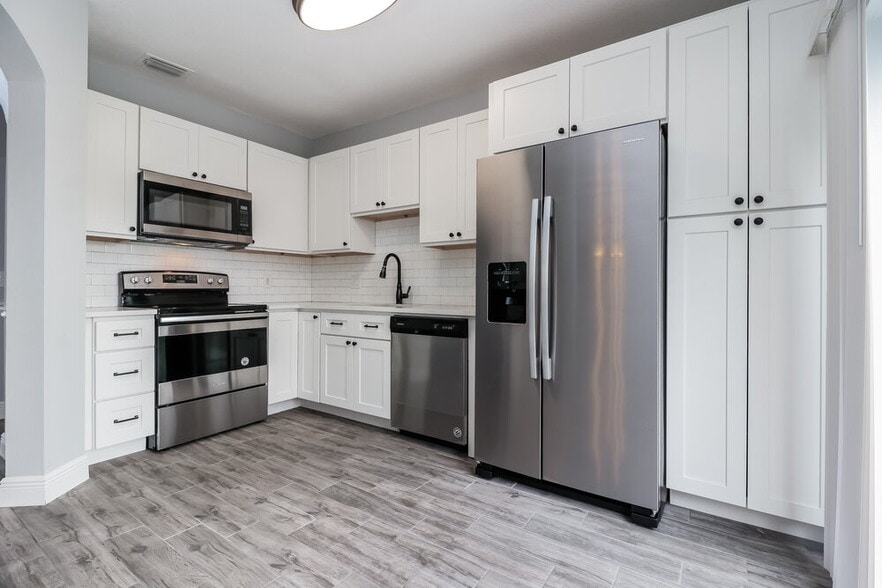 Building Photo - 18034 Birdwater Dr