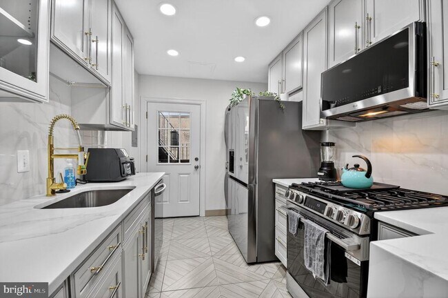 Building Photo - 1919 19th St NW