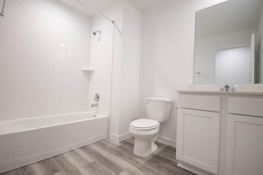 Building Photo - 10217 Berkeley Springs Trl