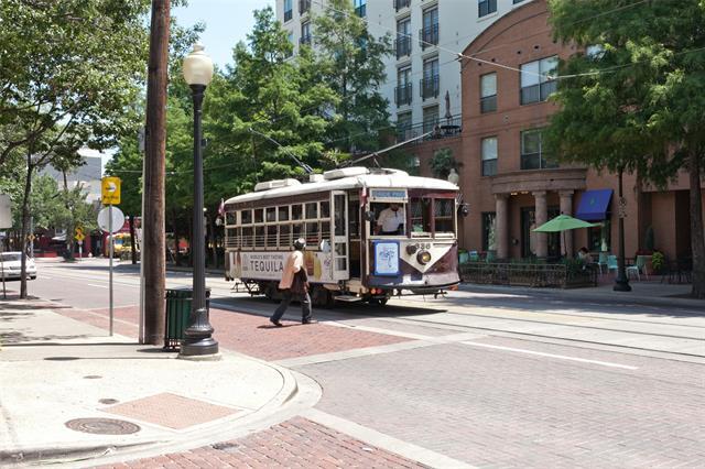 Building Photo - 2727 Hood St