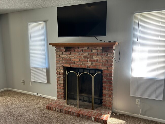 Building Photo - 2115 SW Brandywine Ln