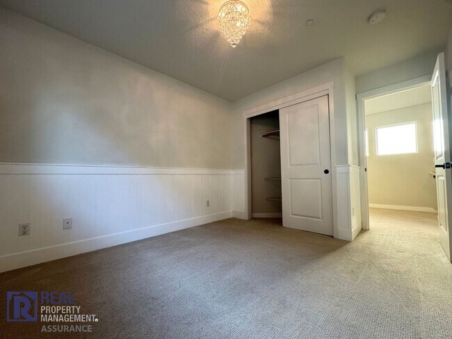 Building Photo - Mt Hood views 4BR/3BA Villebois luxury home available now! Dog Friendly