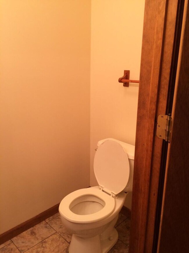 Building Photo - 2-Story, One Bedroom Loft Townhome AVAILABLE JUNE 2026 - Wernersville, PA