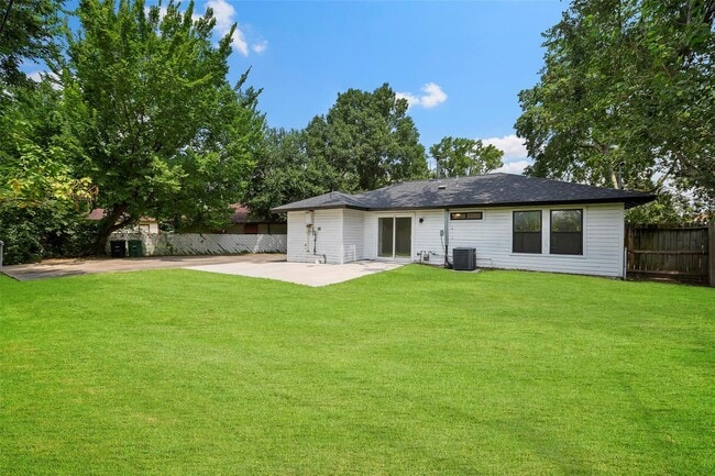 Building Photo - 706 Jerry St