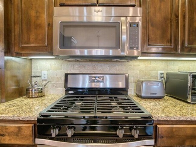 Building Photo - 10724 Masters Cir