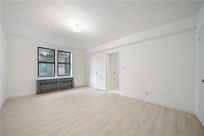Building Photo - 1213 Avenue Z