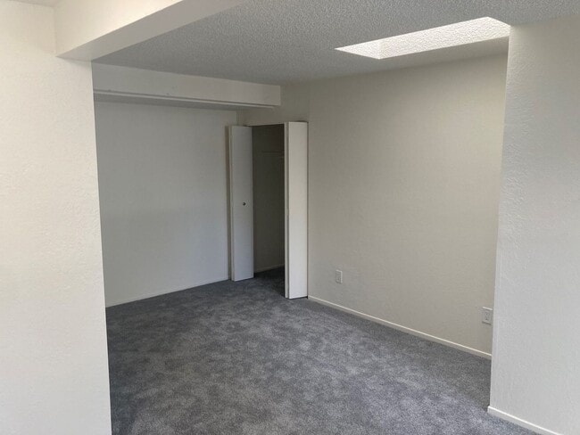 Building Photo - Newly Updated Studio In North Park